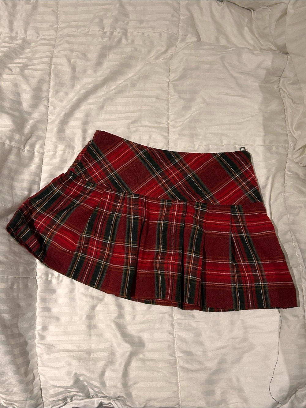 le chateau Red Plaid Pleated Mini Skirt